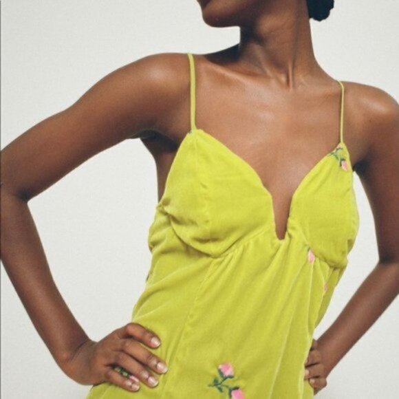 Urban Outfitters Ginger Velvet Embroidered Dress M - Picture 4 of 9